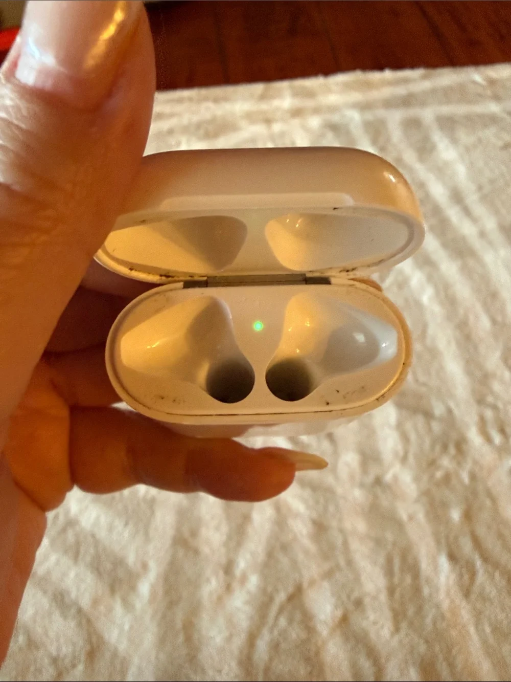 Apple 2nd generation AirPods with Charging case